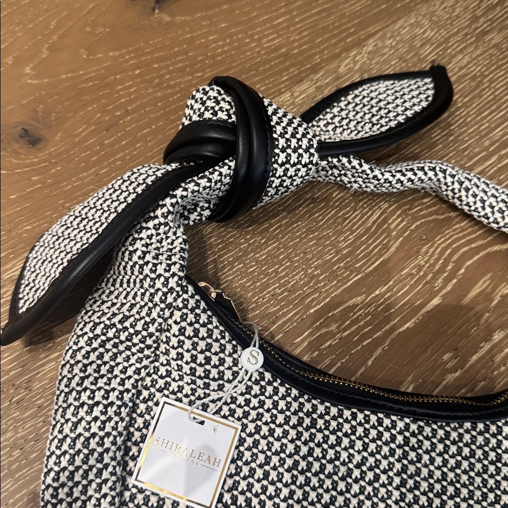 Shiraleah Black & White Woven Knot Handle Shoulder Bag NWT - Picture 4 of 5